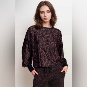 $165 NWT Johnny Was Bee Active Drop Shoulder Crew Neck Tee 🤎 Leopard 🌄 Size XS